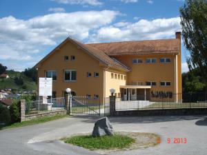 Hiša vseh generacij 1